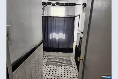 490 Beverly Road B6 #B6, Teaneck Township, NJ 07666 - Photo 12