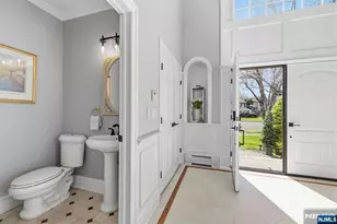 8 Wainwright Ct, Closter, NJ 07624 - Photo 4