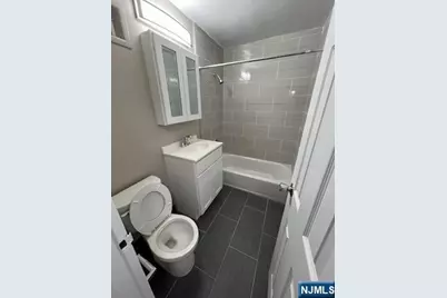 40 Zabriskie Street, Hackensack, NJ 07601 - Photo 6