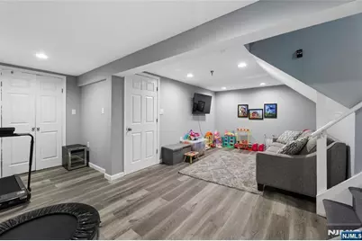 1073 Allessandrini Avenue, New Milford, NJ 07646 - Photo 22