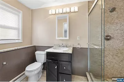 1073 Allessandrini Avenue, New Milford, NJ 07646 - Photo 12