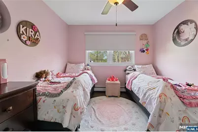 1073 Allessandrini Avenue, New Milford, NJ 07646 - Photo 16