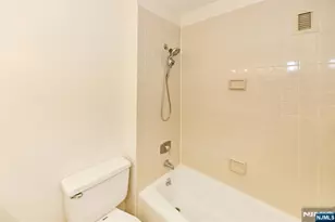 7004 Blvd East 31A, Guttenberg, NJ 07093 - Photo 16