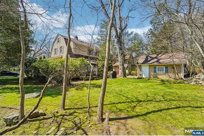 10 Crescent Place, Allendale, NJ 07401 - Photo 32