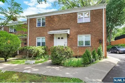 179 Christie Heights Street B #B, Leonia, NJ 07605 - Photo 4
