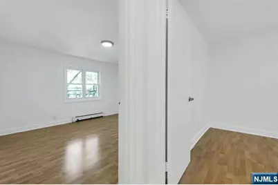 179 Christie Heights Street B #B, Leonia, NJ 07605 - Photo 12