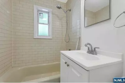 179 Christie Heights Street B #B, Leonia, NJ 07605 - Photo 14