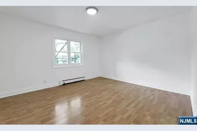 179 Christie Heights Street B #B, Leonia, NJ 07605 - Photo 18