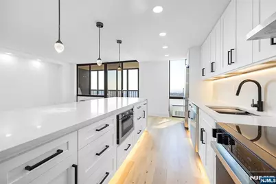 200 Winston 2417 #2417, Cliffside Park, NJ 07010 - Photo 8