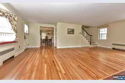 520 Lafayette Avenue, Wyckoff Township, NJ 07481 - Photo 4