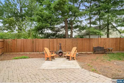 1 Hazley Court, Rochelle Park Township, NJ 07662 - Photo 32