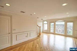 190 Undercliff Ave A, Edgewater, NJ 07020 - Photo 4