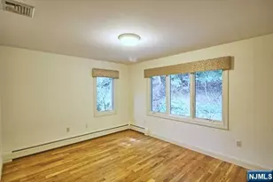190 Undercliff Ave A, Edgewater, NJ 07020 - Photo 10