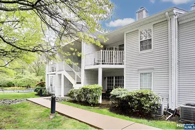 1093 Ash Drive, Mahwah, NJ 07430 - Photo 6