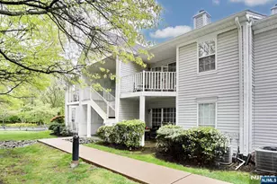 1093 Ash Dr, Mahwah, NJ 07430 - Photo 6