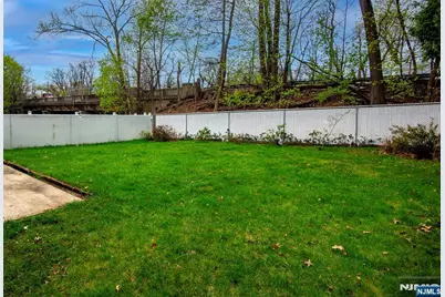 352 Billington Road, Teaneck Township, NJ 07666 - Photo 4