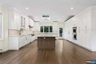 306 Ogden Ave, Teaneck Township, NJ 07666 - Photo 10