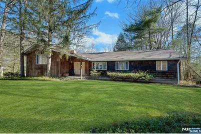 24 Deerhaven Lane, Jefferson Township, NJ 07435 - Photo 2