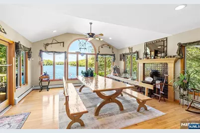 70 Harrison Lane, Bloomingdale, NJ 07403 - Photo 10