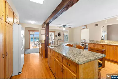 70 Harrison Lane, Bloomingdale, NJ 07403 - Photo 18