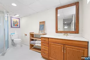 70 Harrison Ln, Bloomingdale, NJ 07403 - Photo 32