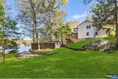 70 Harrison Lane, Bloomingdale, NJ 07403 - Photo 36