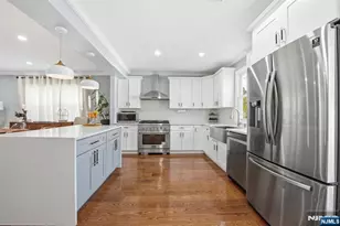 301 Roosevelt Ave, Hasbrouck Heights, NJ 07604 - Photo 10