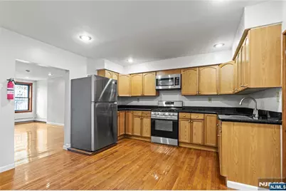 800 Ocean Avenue 1 #1, Jersey City, NJ 07304 - Photo 8