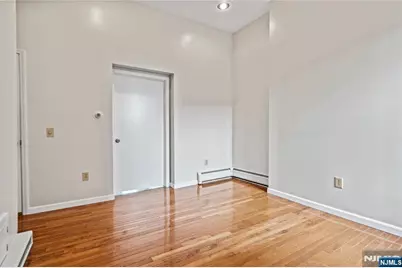 800 Ocean Avenue 1 #1, Jersey City, NJ 07304 - Photo 38