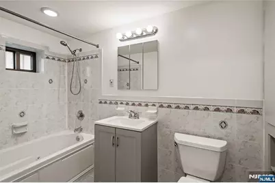 800 Ocean Avenue 1 #1, Jersey City, NJ 07304 - Photo 22