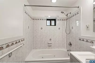 800 Ocean Avenue 1 #1, Jersey City, NJ 07304 - Photo 24