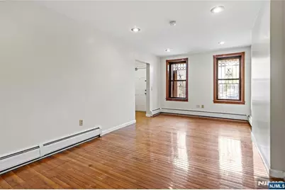800 Ocean Avenue 1 #1, Jersey City, NJ 07304 - Photo 4