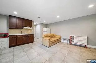 229 E Columbia B, Palisades Park, NJ 07650 - Photo 30