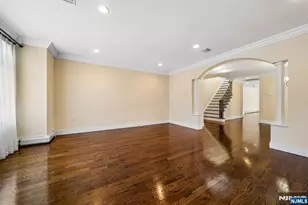 229 E Columbia B, Palisades Park, NJ 07650 - Photo 4