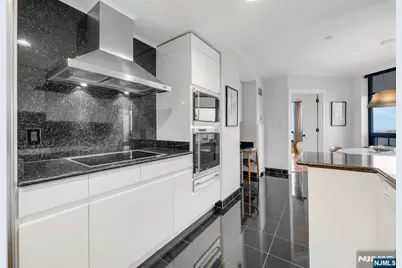 900 Palisade Avenue Ph-2405 #PH-2405, Fort Lee, NJ 07024 - Photo 18