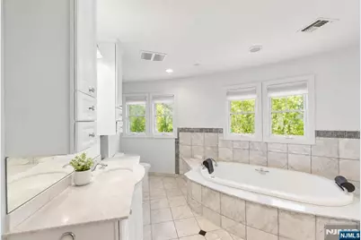 290 Dunkerhook Road, Paramus, NJ 07652 - Photo 26