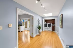 290 Dunkerhook Rd, Paramus, NJ 07652 - Photo 22