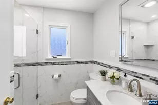 290 Dunkerhook Rd, Paramus, NJ 07652 - Photo 18