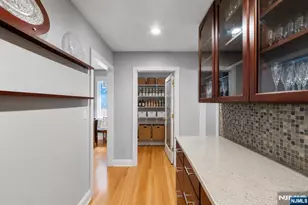 290 Dunkerhook Rd, Paramus, NJ 07652 - Photo 10
