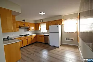 60 Scoles Ave, Clifton, NJ 07012 - Photo 8