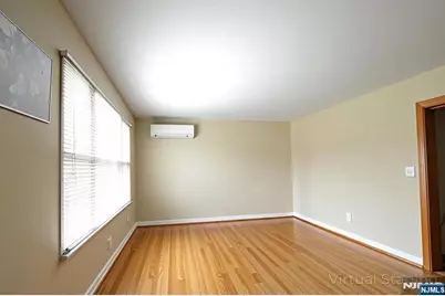 60 Scoles Avenue, Clifton, NJ 07012 - Photo 6