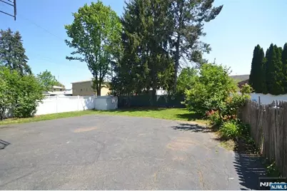 60 Scoles Avenue, Clifton, NJ 07012 - Photo 2