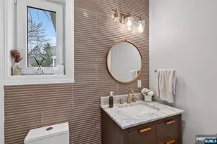 577 Grenville Ave, Teaneck Township, NJ 07666 - Photo 16