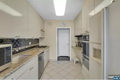 1530 Palisade Avenue 27K #27K, Fort Lee, NJ 07024 - Photo 12