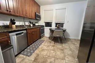 11 Beverly Pl, Edgewater, NJ 07020 - Photo 6