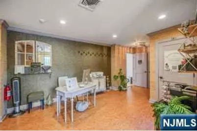 365 Franklin Avenue 202 #202, Wyckoff Township, NJ 07481 - Photo 2