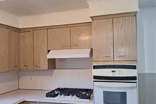 829 Elm Ave, Ridgefield, NJ 07657 - Photo 10