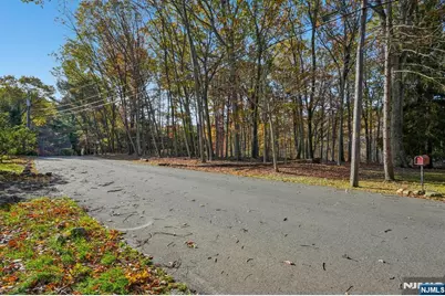 212 Seminole Lane, Franklin Lakes, NJ 07417 - Photo 12