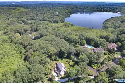 212 Seminole Lane, Franklin Lakes, NJ 07417 - Photo 14