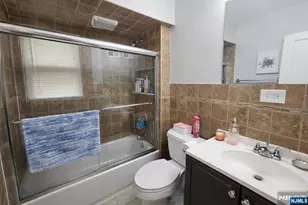 103 E Cedar Ln, Teaneck Township, NJ 07666 - Photo 18